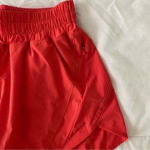 Lululemon Track That High Rise Lined Short 5" (Size 4)